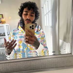 Meet your Posher, Yari